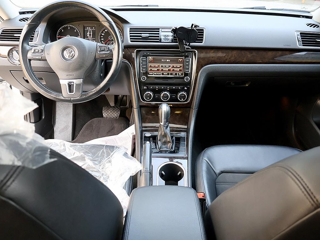 Volkswagen Passat - Vista 9