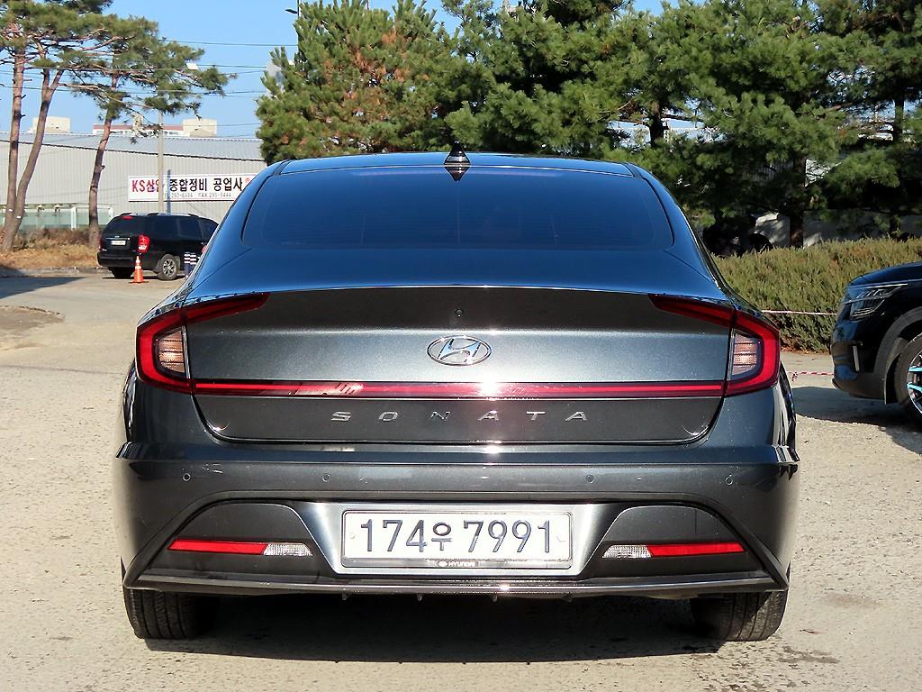 HYUNDAI Sonata - Vista 4