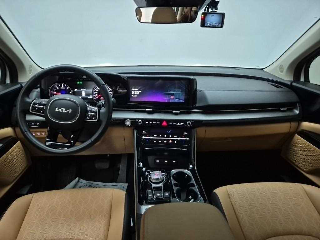 KIA Carnival - Vista 7