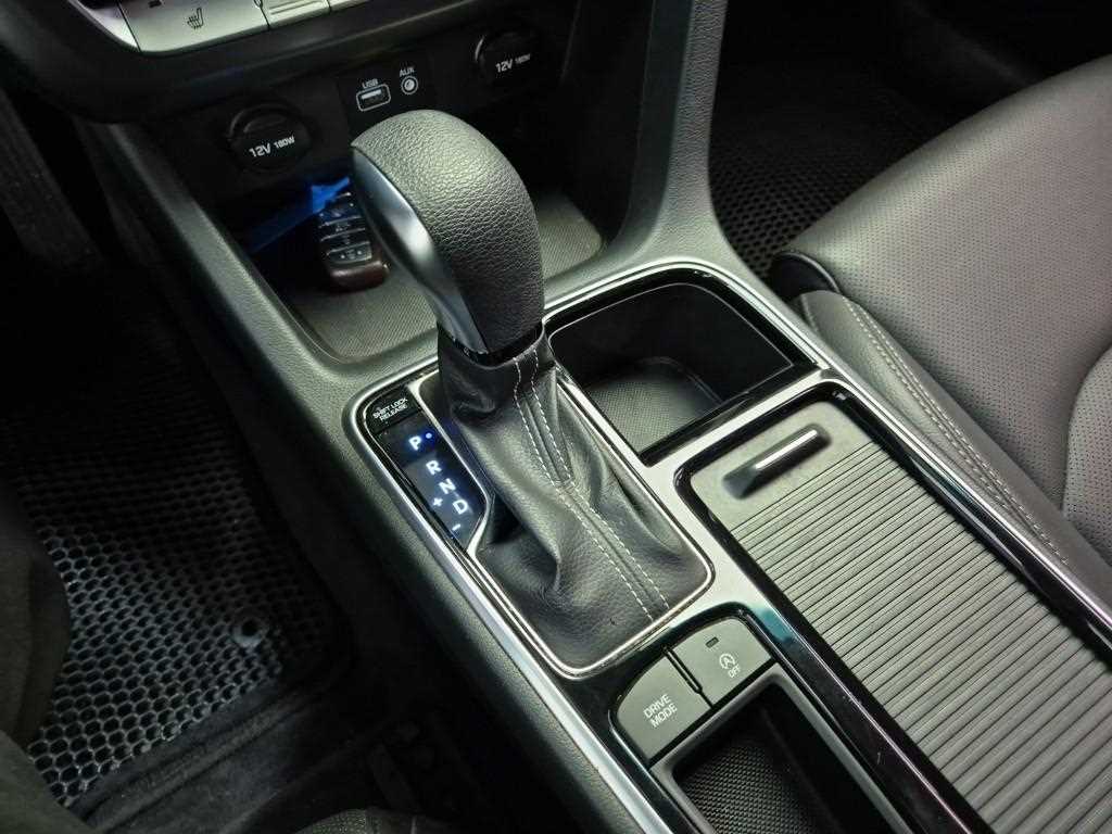 HYUNDAI Sonata - Vista 8