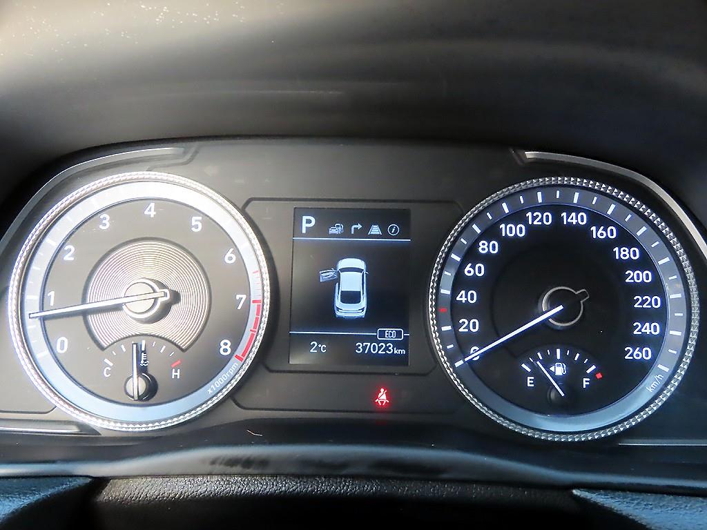 HYUNDAI Sonata - Vista 9