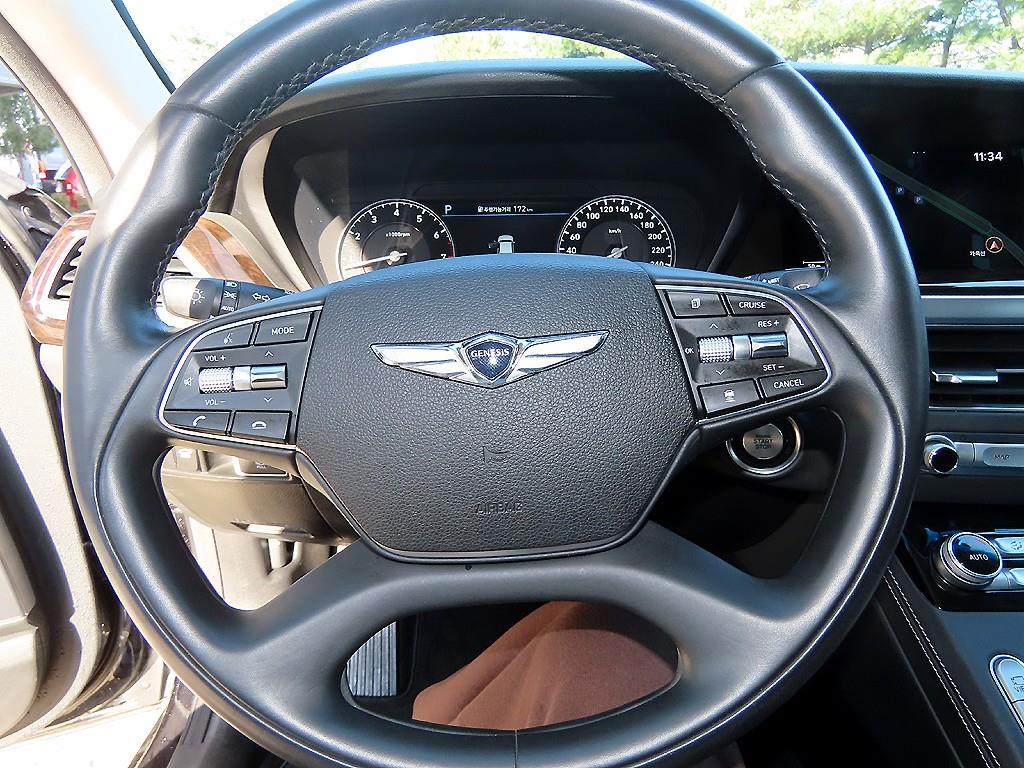 Genesis G90 - Vista 8