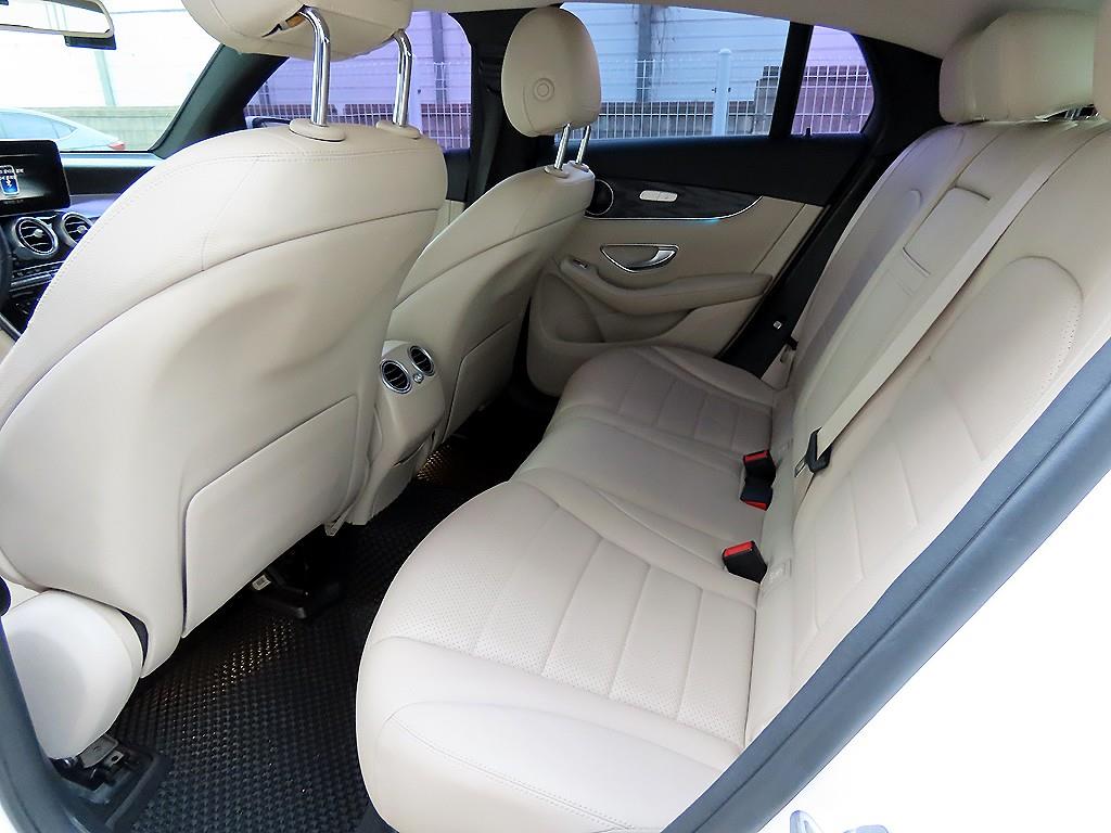 Mercedes Benz GLC Class - Vista 6