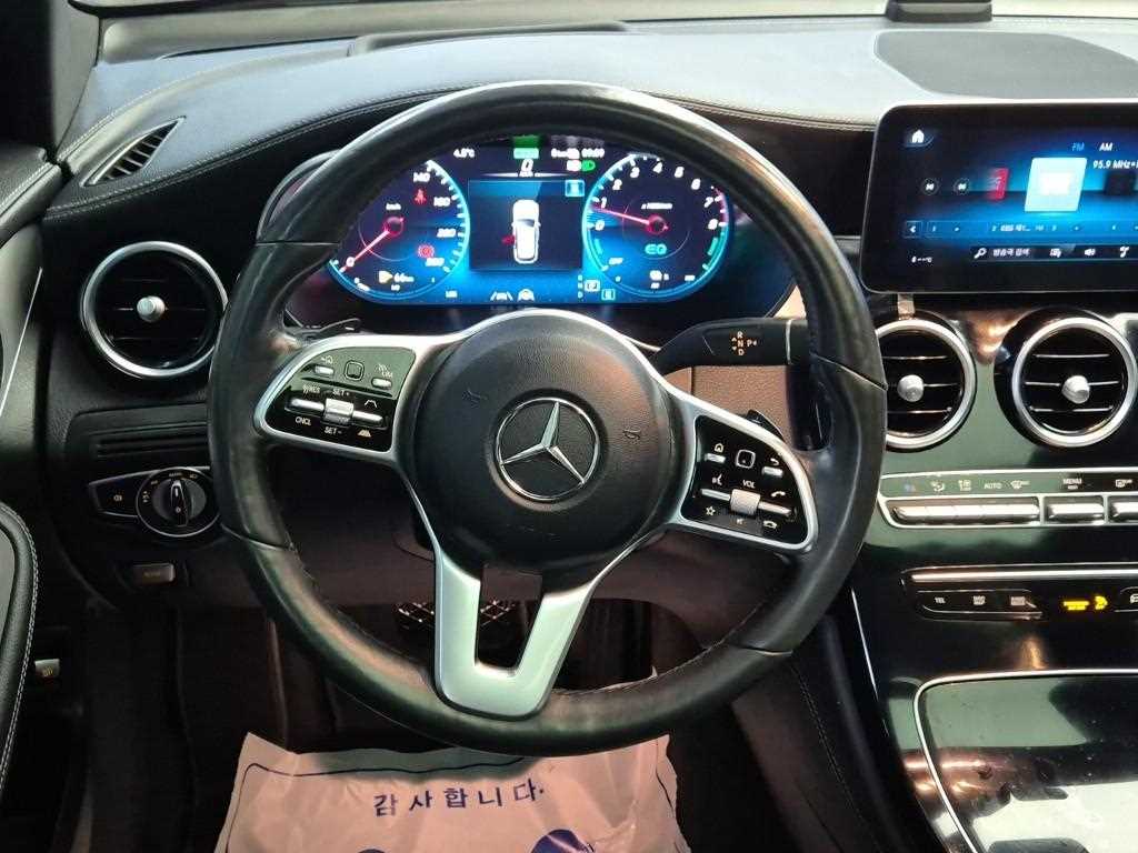 Mercedes Benz GLC Class - Vista 9