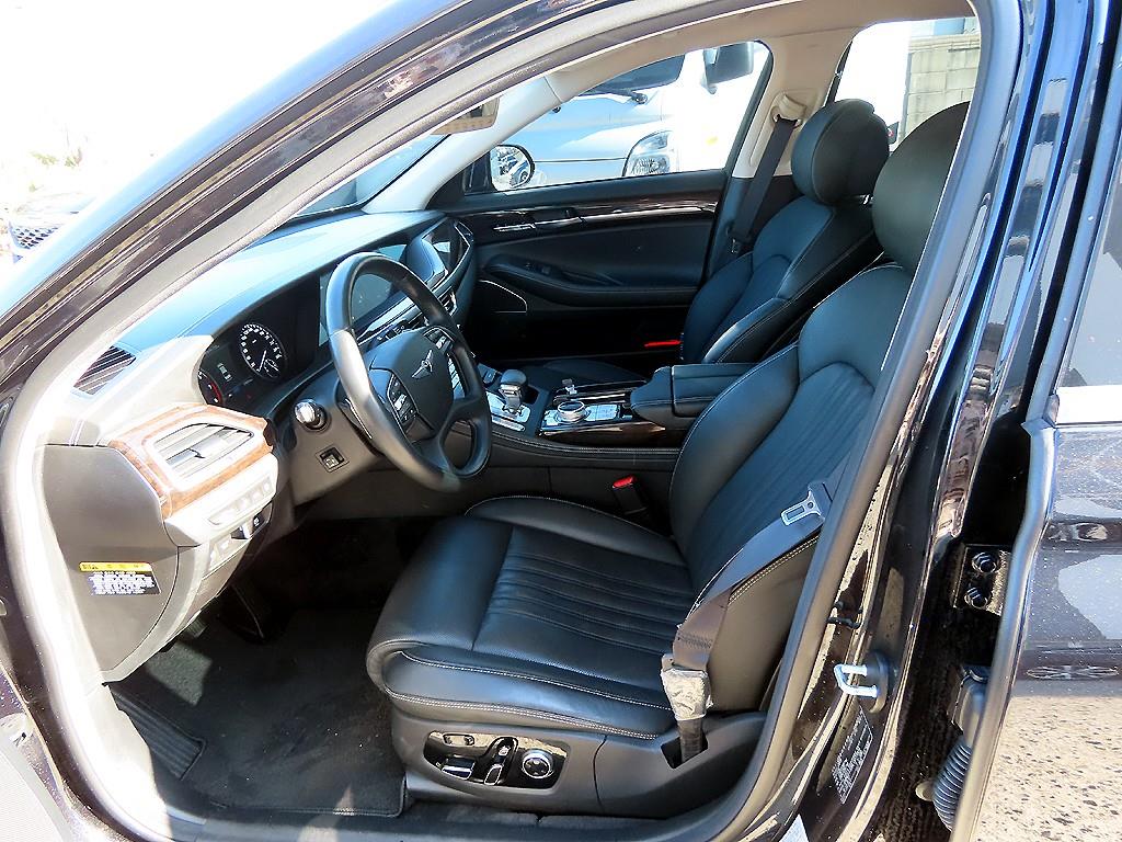 Genesis G90 - Vista 5