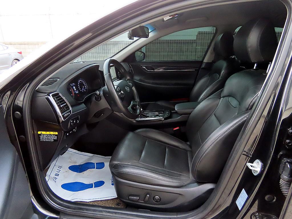 HYUNDAI Grandeur - Vista 5