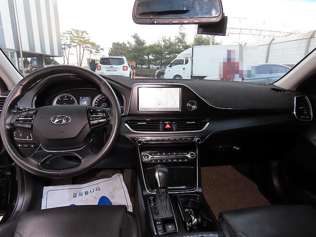 HYUNDAI Grandeur - Vista 7