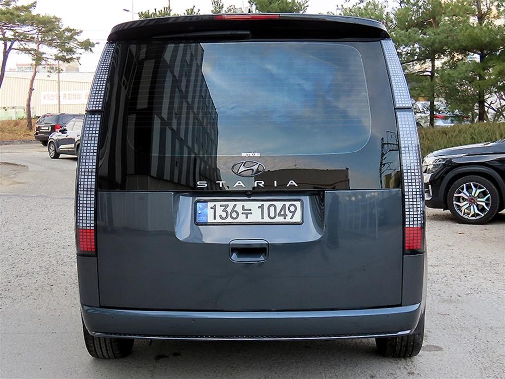 HYUNDAI Staria - Vista 4