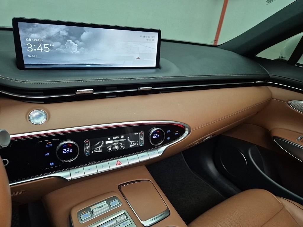 Genesis GV70 - Vista 10