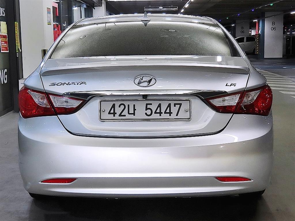HYUNDAI Sonata - Vista 5