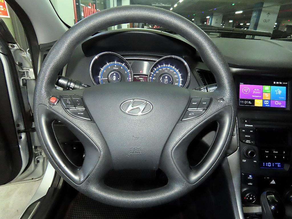 HYUNDAI Sonata - Vista 8