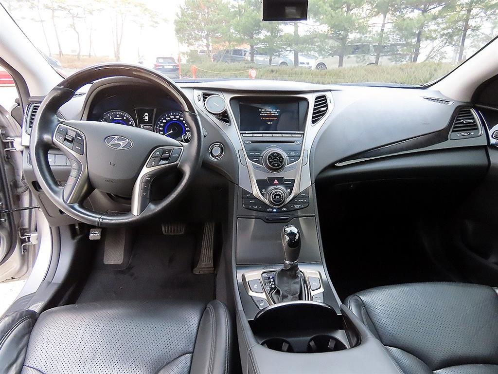 HYUNDAI Grandeur - Vista 7