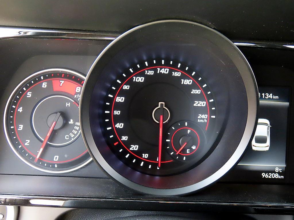 HYUNDAI Avante - Vista 8