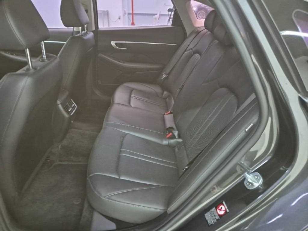 HYUNDAI Sonata - Vista 12