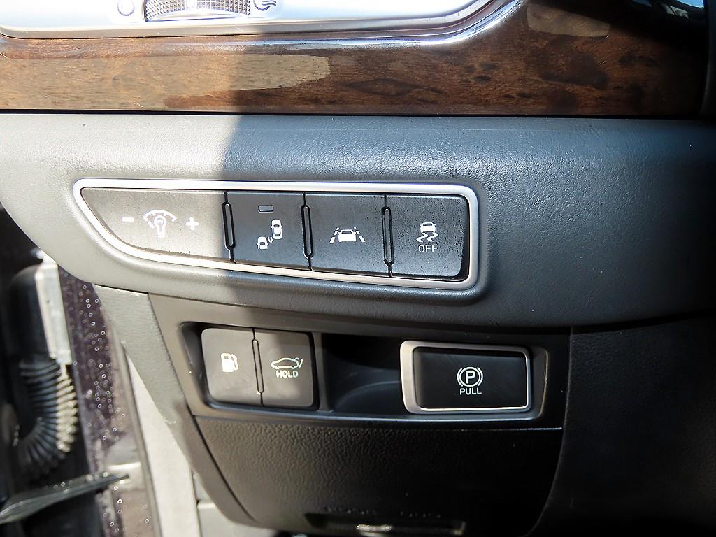 Genesis G90 - Vista 12