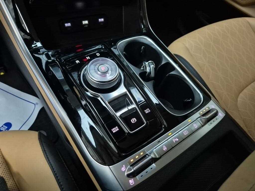 KIA Carnival - Vista 8