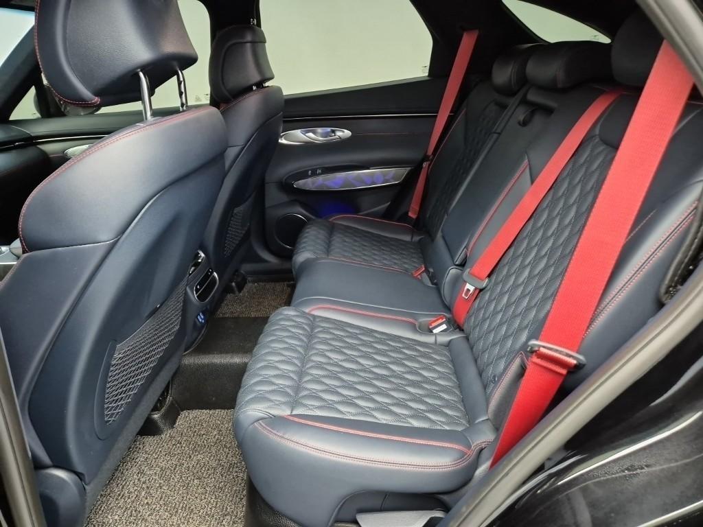 Genesis GV70 - Vista 12