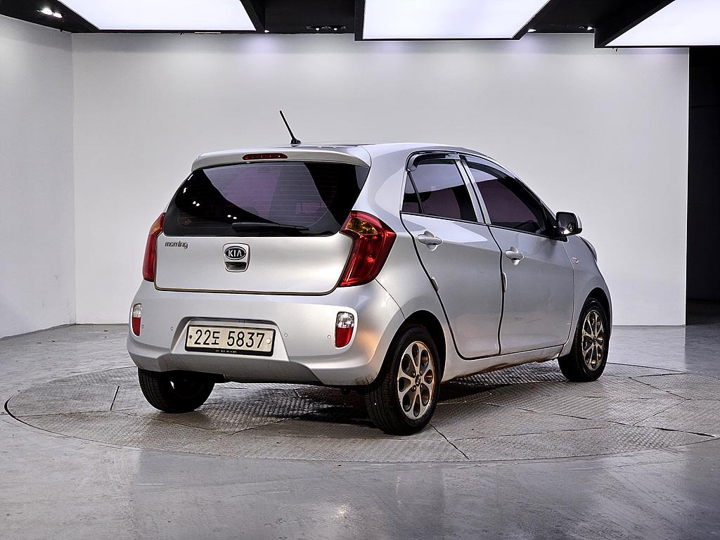 KIA Morning - Vista 4