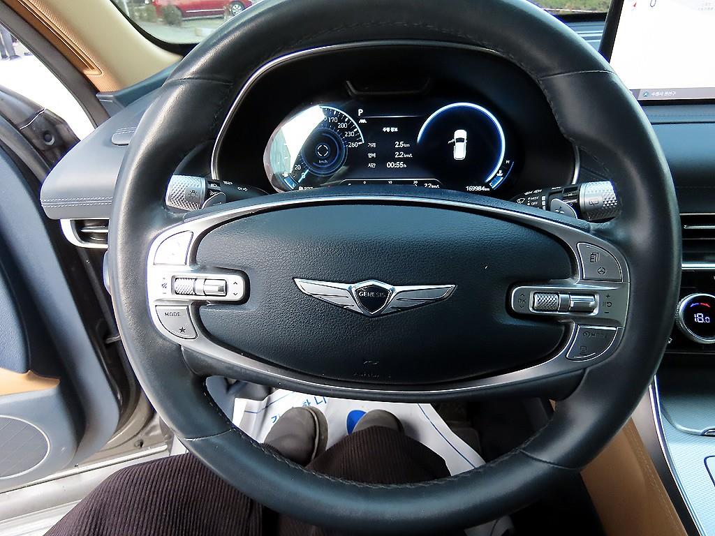 Genesis GV80 - Vista 8