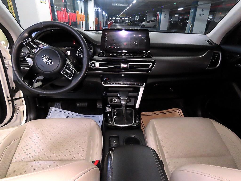 KIA Seltos - Vista 10