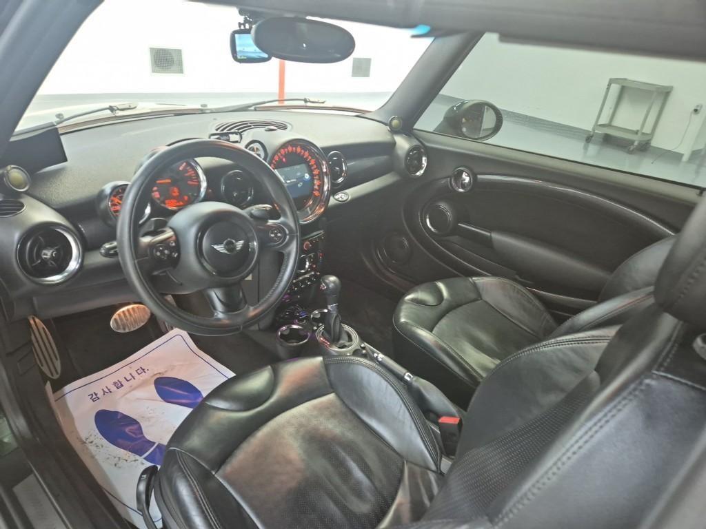 Mini Cooper Convertible - Vista 7