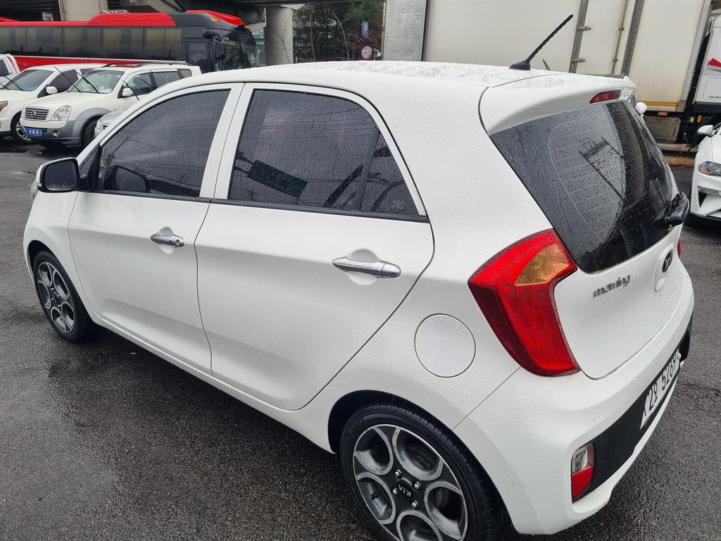 KIA Morning - Vista 4