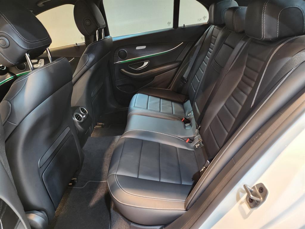 Mercedes Benz E class - Vista 5