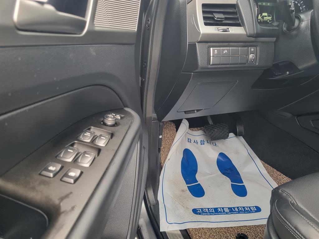 Ssangyong Rexton - Vista 9