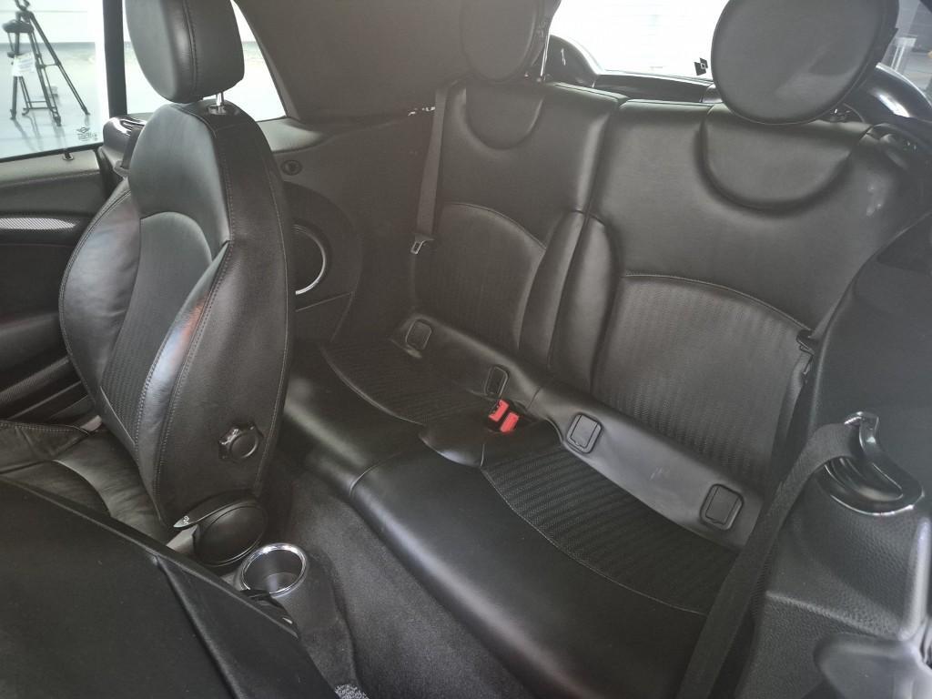 Mini Cooper Convertible - Vista 12