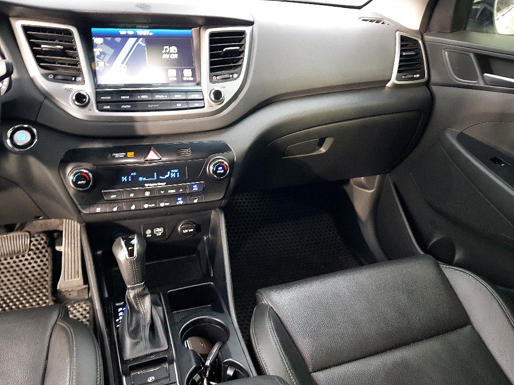HYUNDAI Tucson - Vista 10