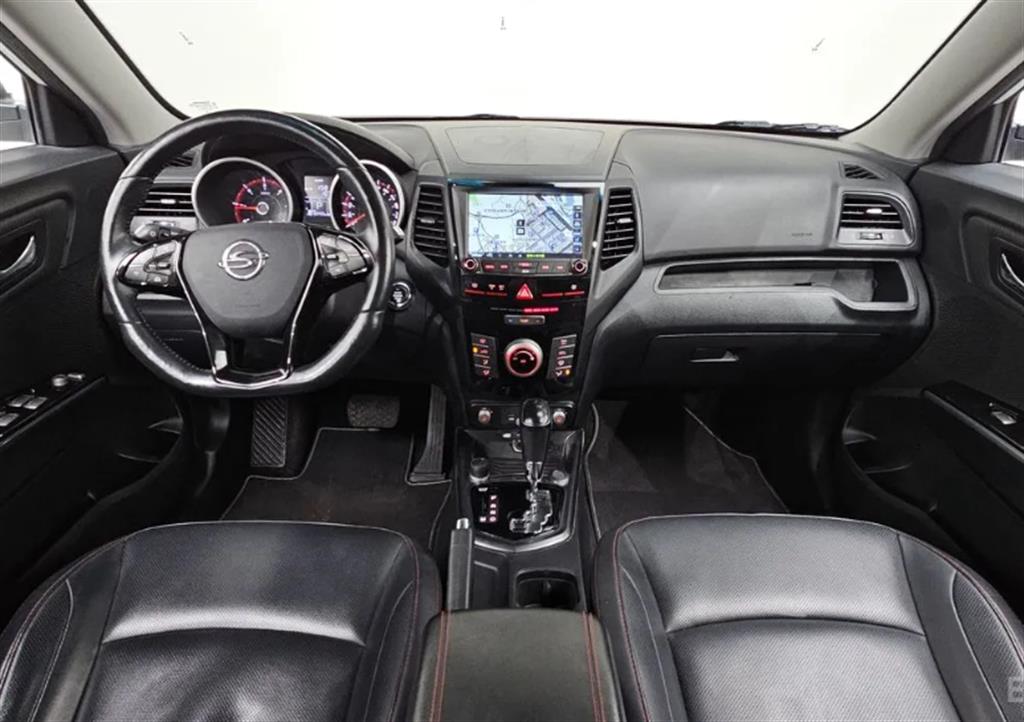 Ssangyong Tivoli - Vista 9