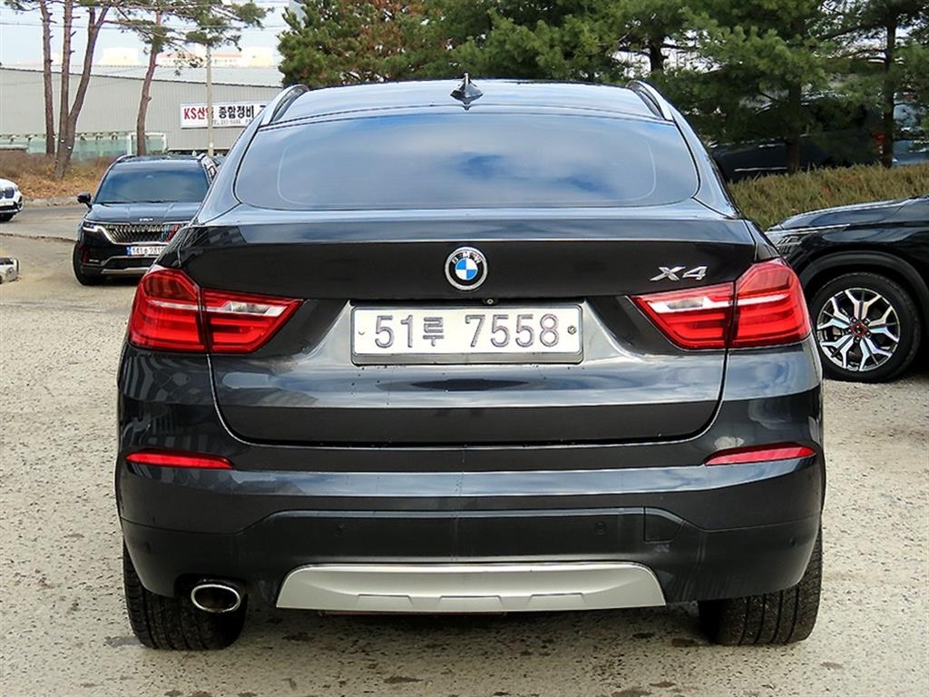 BMW X4 - Vista 4