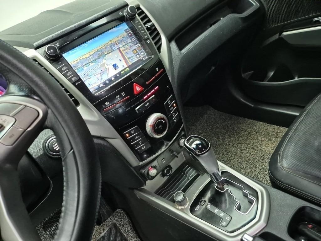 Ssangyong Tivoli - Vista 10