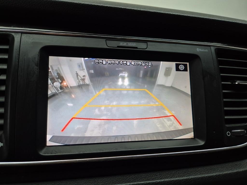 KIA Carnival - Vista 11