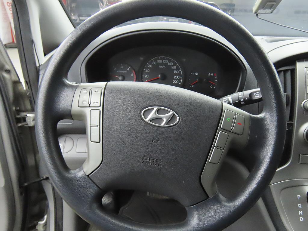 HYUNDAI Starex - Vista 9