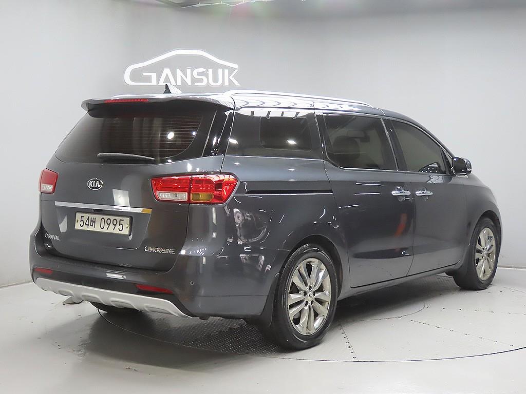 KIA Carnival - Vista 7