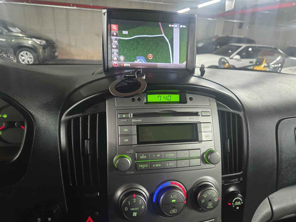 HYUNDAI Starex 2015 Amarillo - Importación desde Corea - HF Imports Iquique - Foto 14