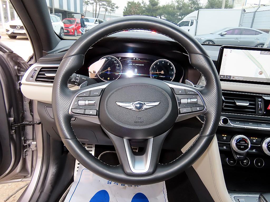 Genesis G70 - Vista 8