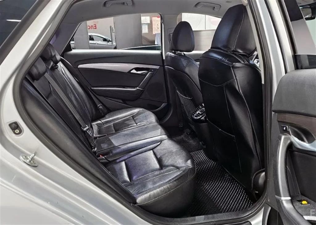 HYUNDAI i40 - Vista 12