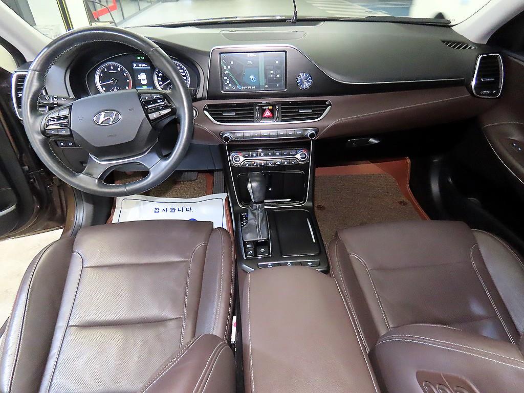 HYUNDAI Grandeur - Vista 10