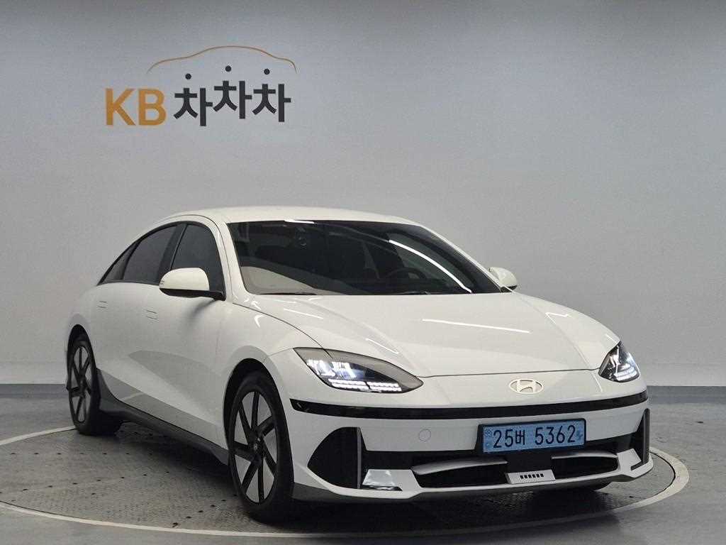 HYUNDAI Ioniq 6 - Vista 4