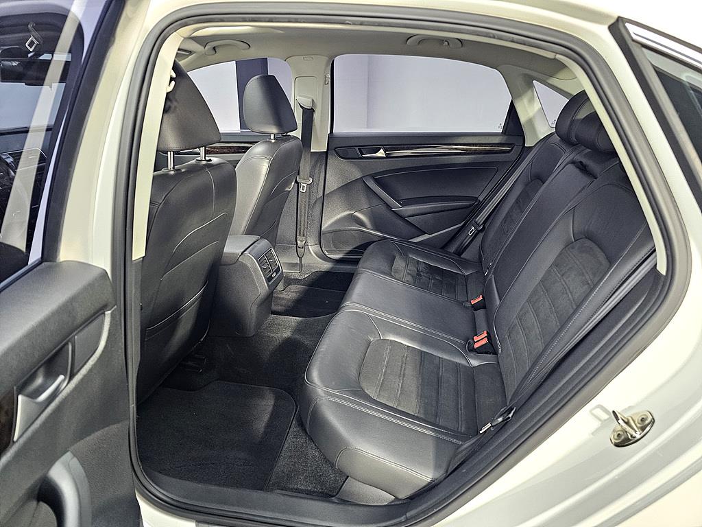 Volkswagen Passat - Vista 9