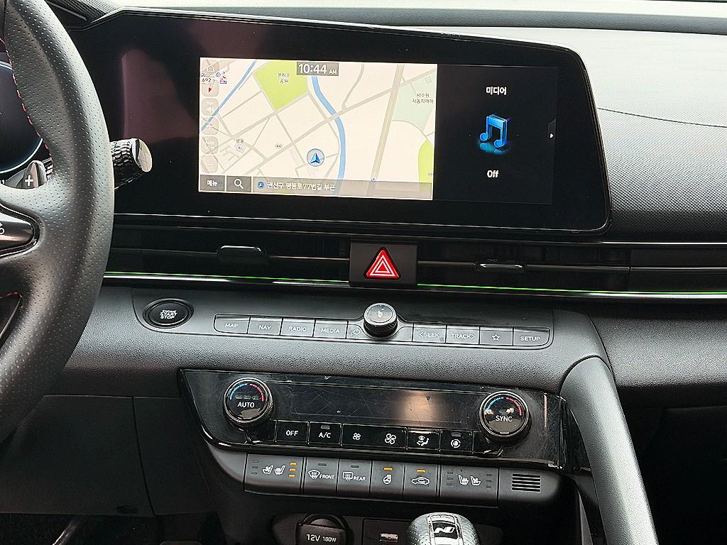 HYUNDAI Avante - Vista 10