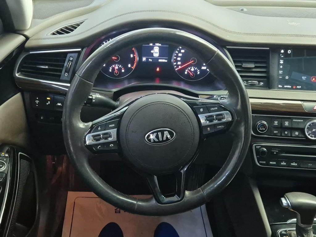 KIA K7 - Vista 9