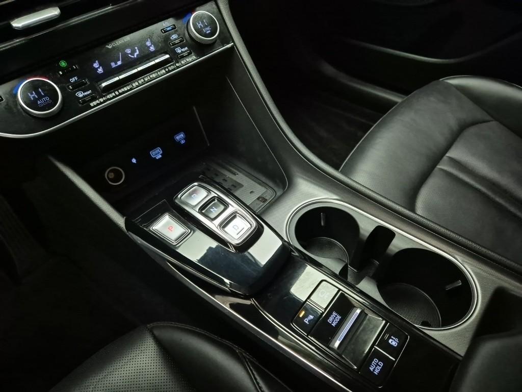 HYUNDAI Sonata - Vista 8