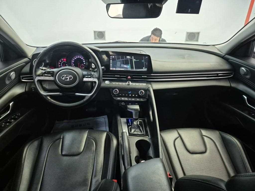 HYUNDAI Avante - Vista 7