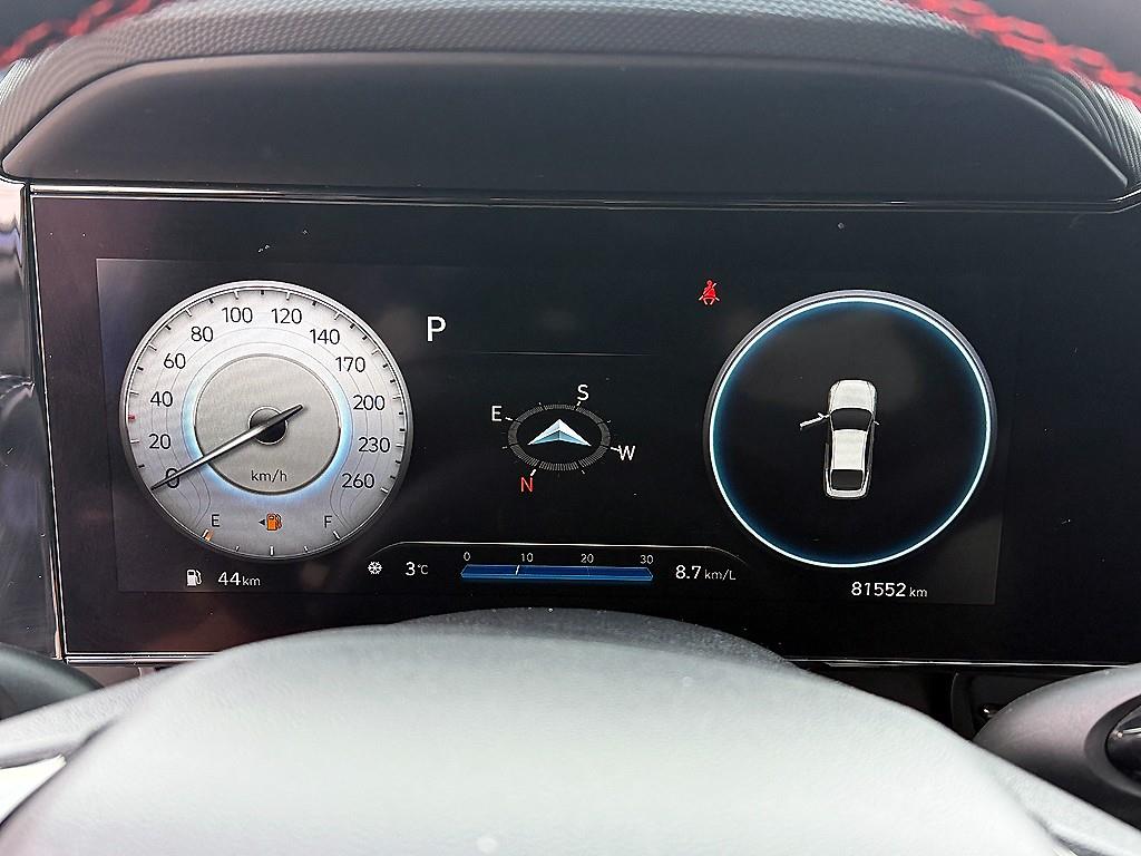 HYUNDAI Avante - Vista 9