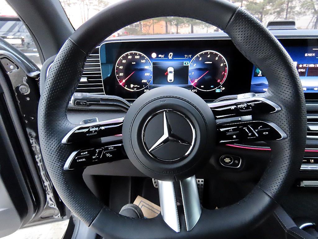 Mercedes Benz GLE Class - Vista 8