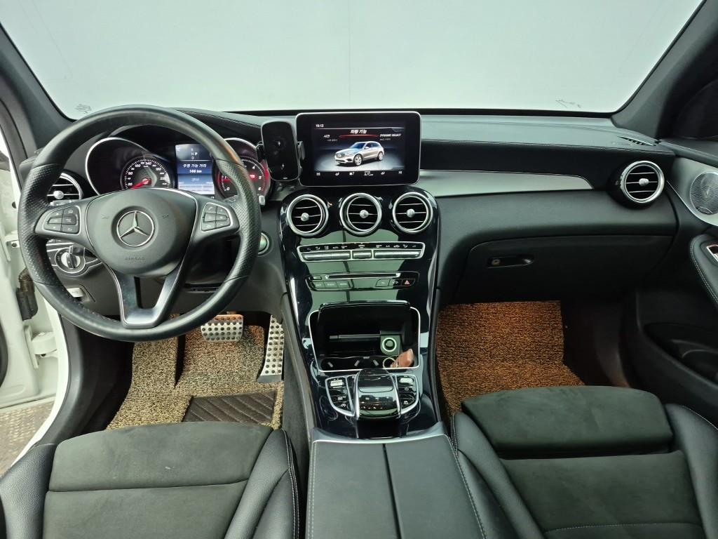 Mercedes Benz GLC Class - Vista 5