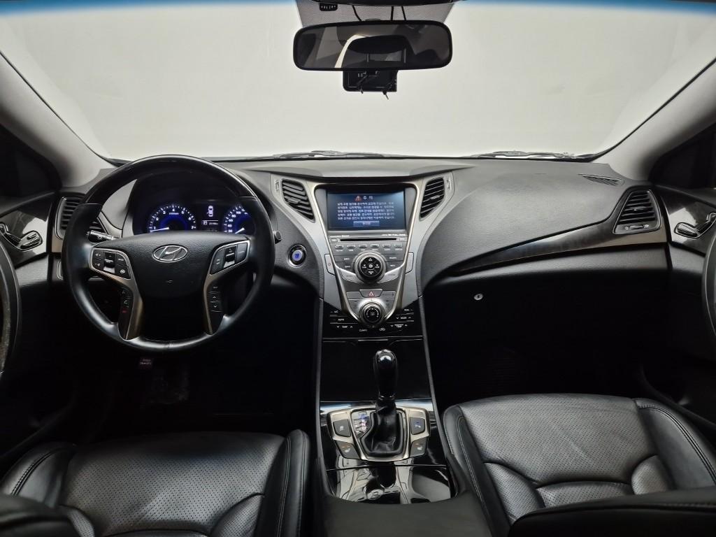 HYUNDAI Grandeur - Vista 7